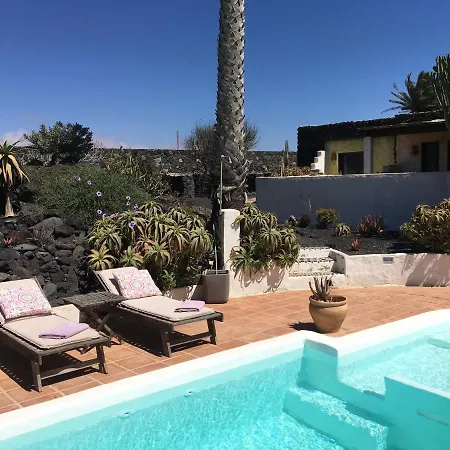 La Torre De Finca Malvarrosa * Teguise (Lanzarote)