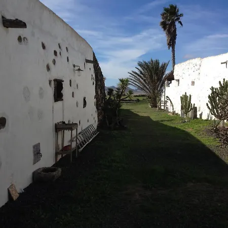 La Torre De Finca Malvarrosa Teguise (Lanzarote)