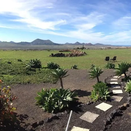 La Torre De Finca Malvarrosa Teguise (Lanzarote)